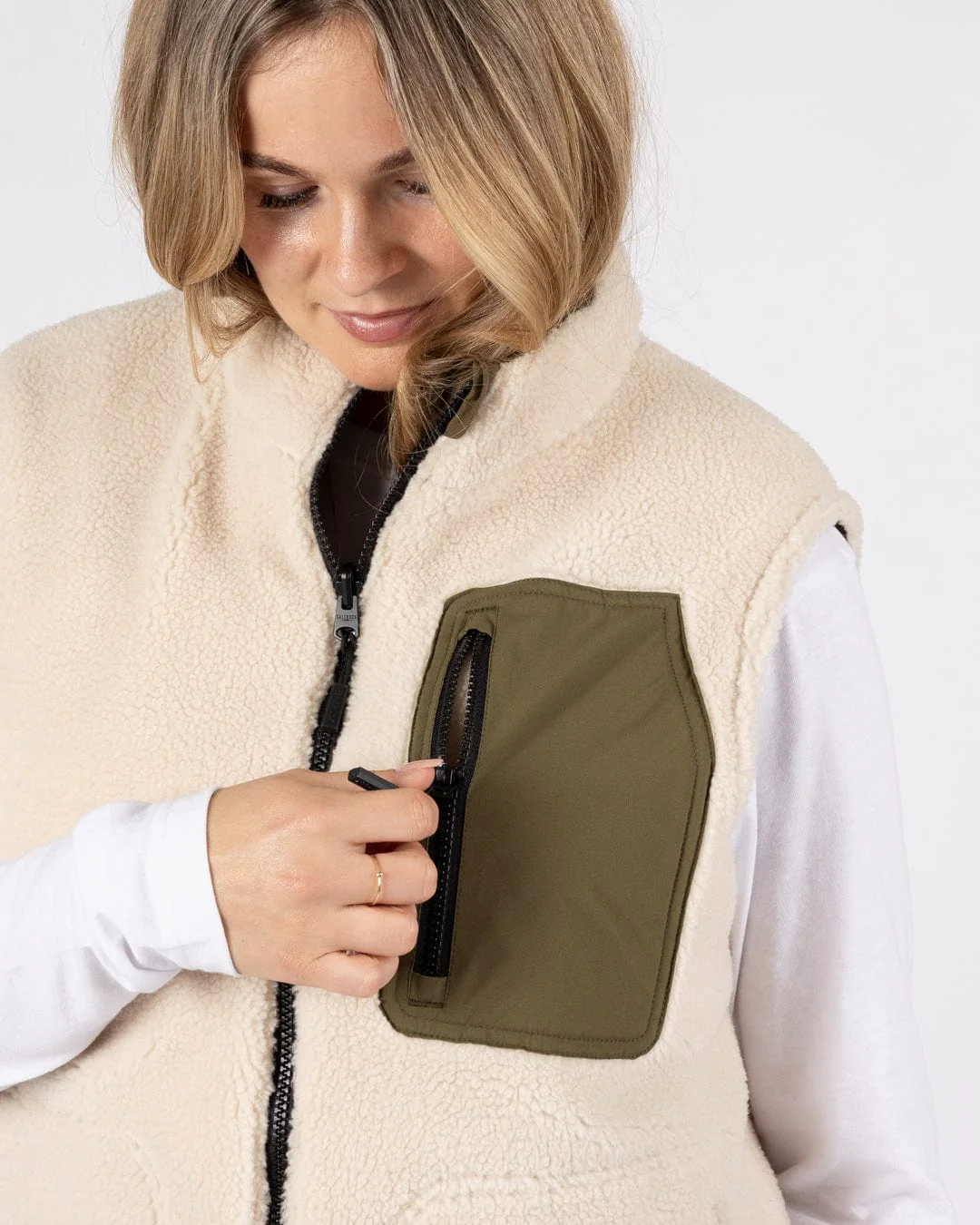 Astra Fleece Womens Reversible Gilet in Green/Cream - Image 9