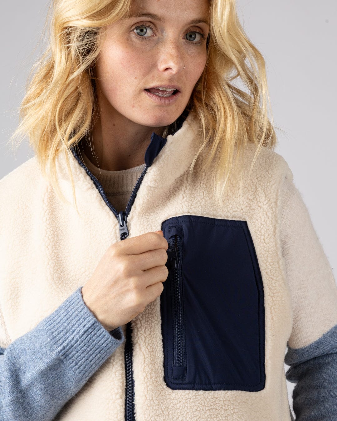 Astra Borg Womens Reversible Gilet in Navy - Image 5
