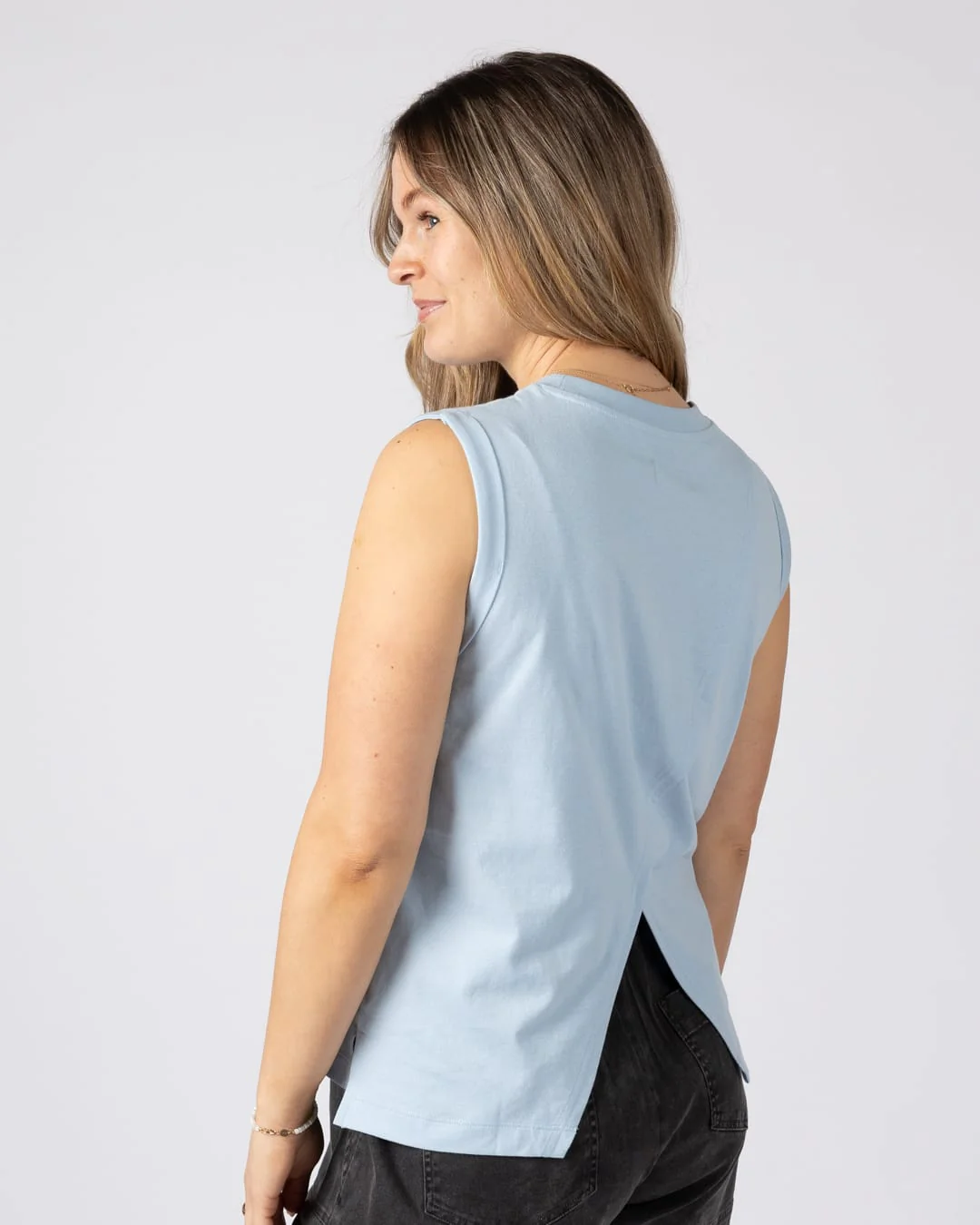 Breeze Vest Womens in Light Blue - Image 4