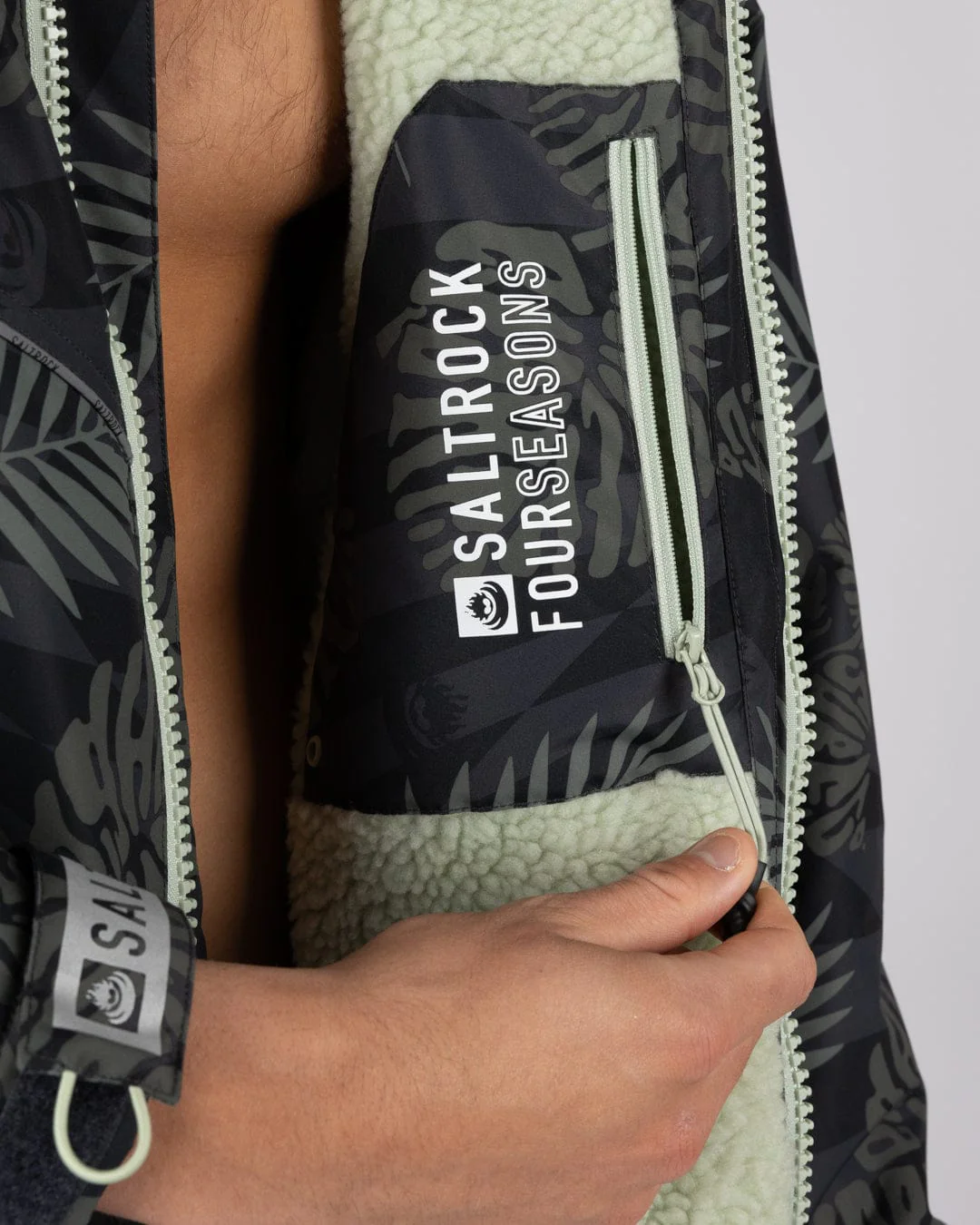Warp Surf Changing Robe Dark Grey - Image 11