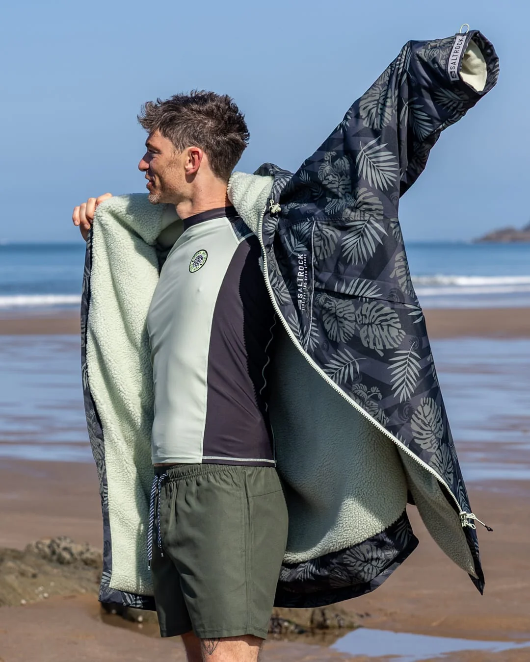 Warp Surf Changing Robe Dark Grey - Image 3
