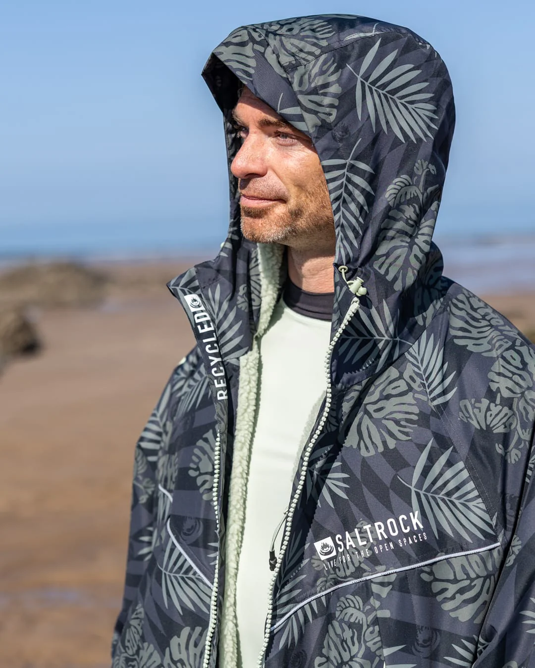 Warp Surf Changing Robe Dark Grey - Image 4