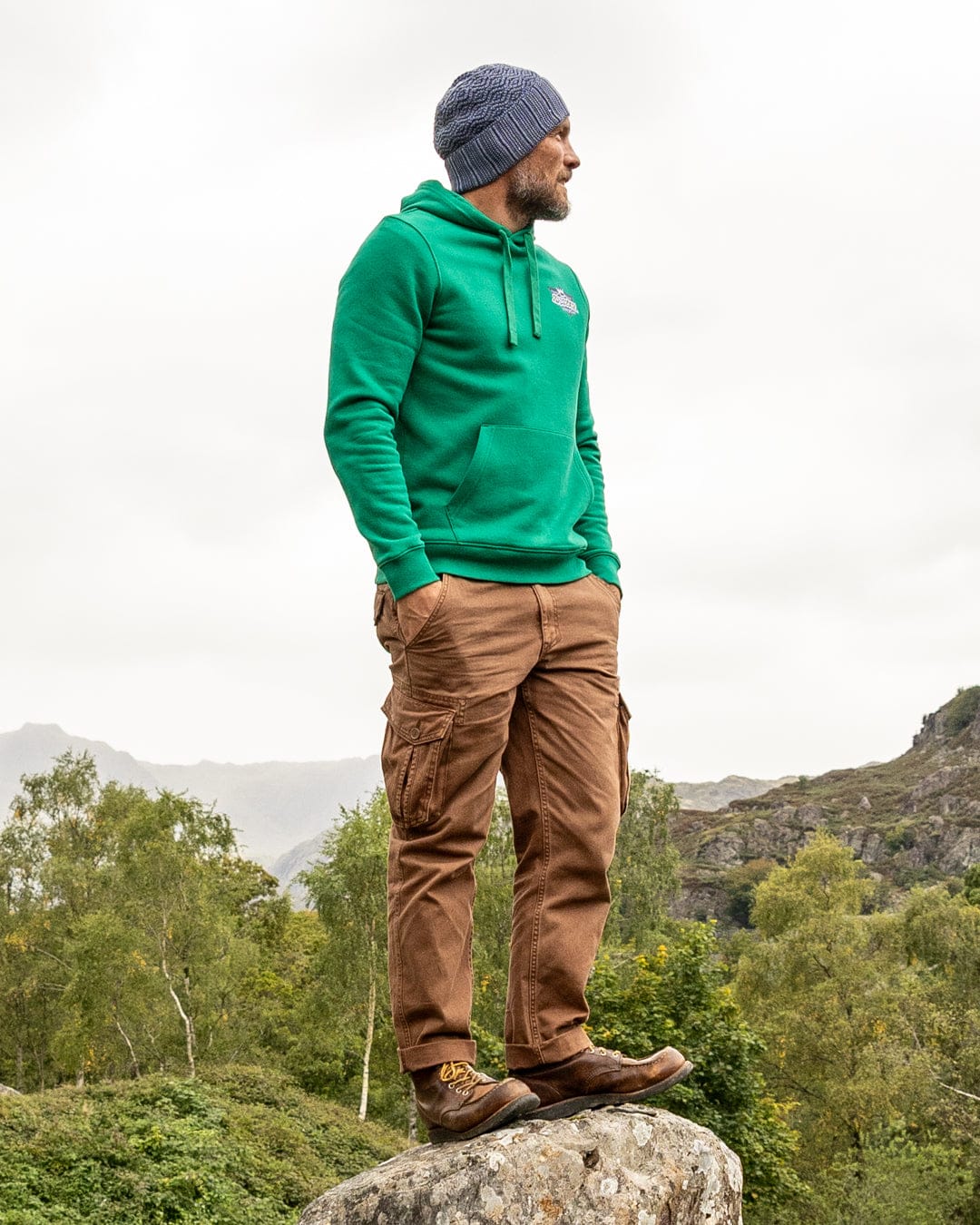 Heritage Shield Mens Pop Hoodie in Green - Image 4