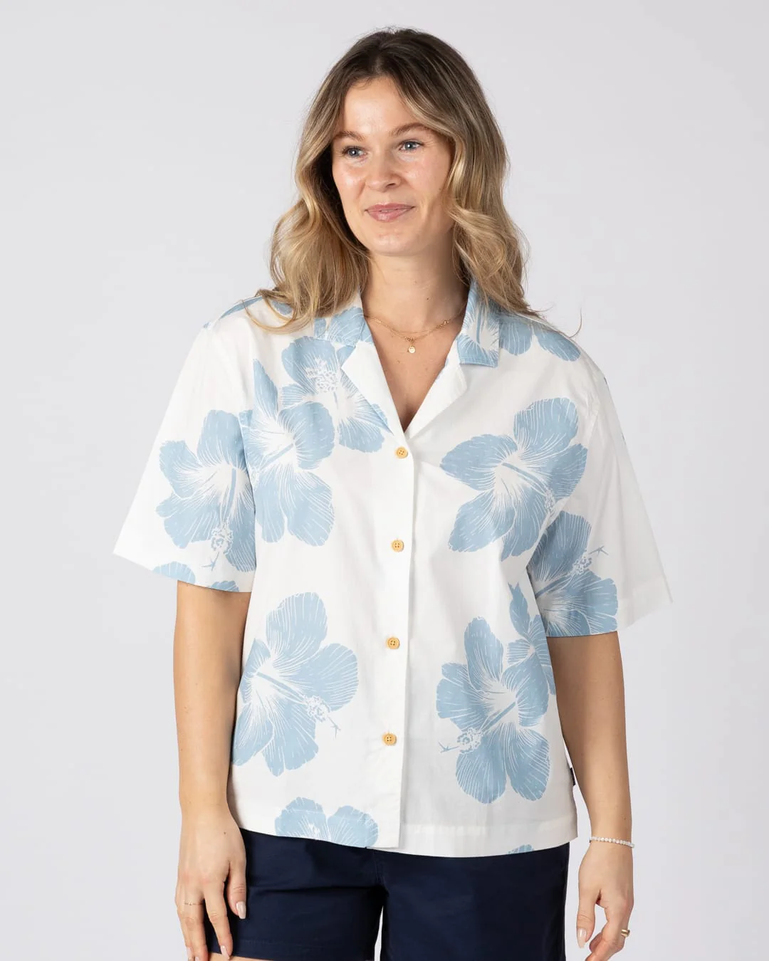 Mandaram Womens Short Sleeve Shirt in Cream - Image 3