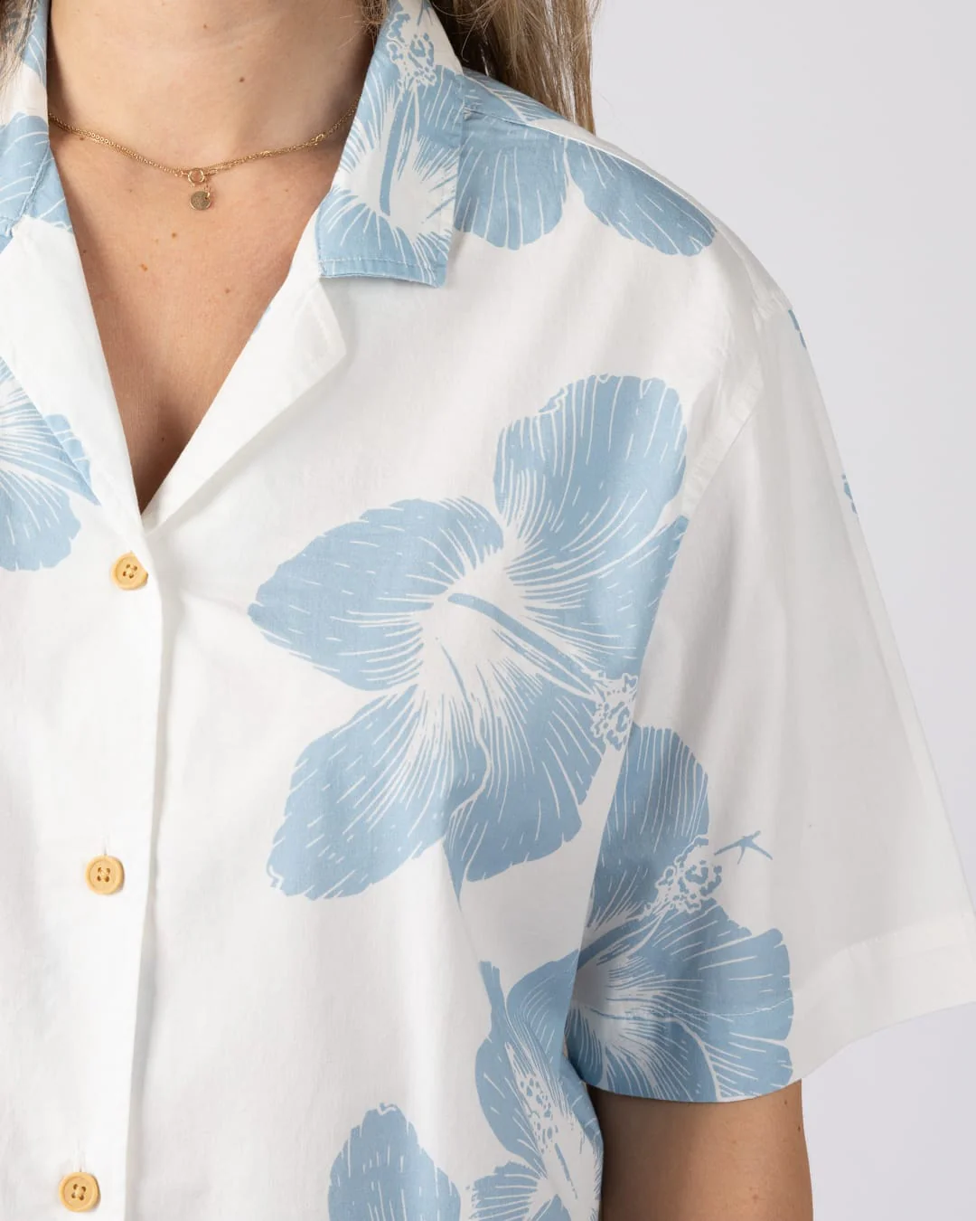 Mandaram Womens Short Sleeve Shirt in Cream - Image 4