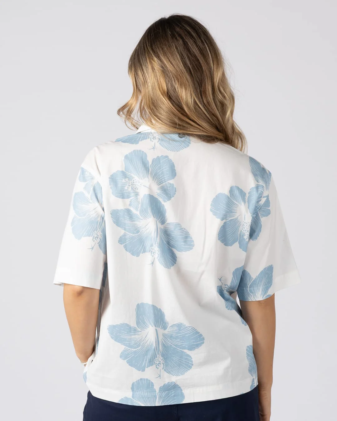 Mandaram Womens Short Sleeve Shirt in Cream - Image 5
