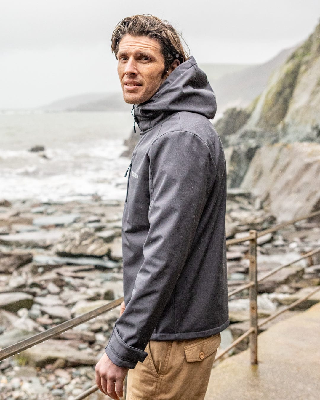 Munros II Mens Water Resistant Softshell Jacket in Dark Grey - Image 2