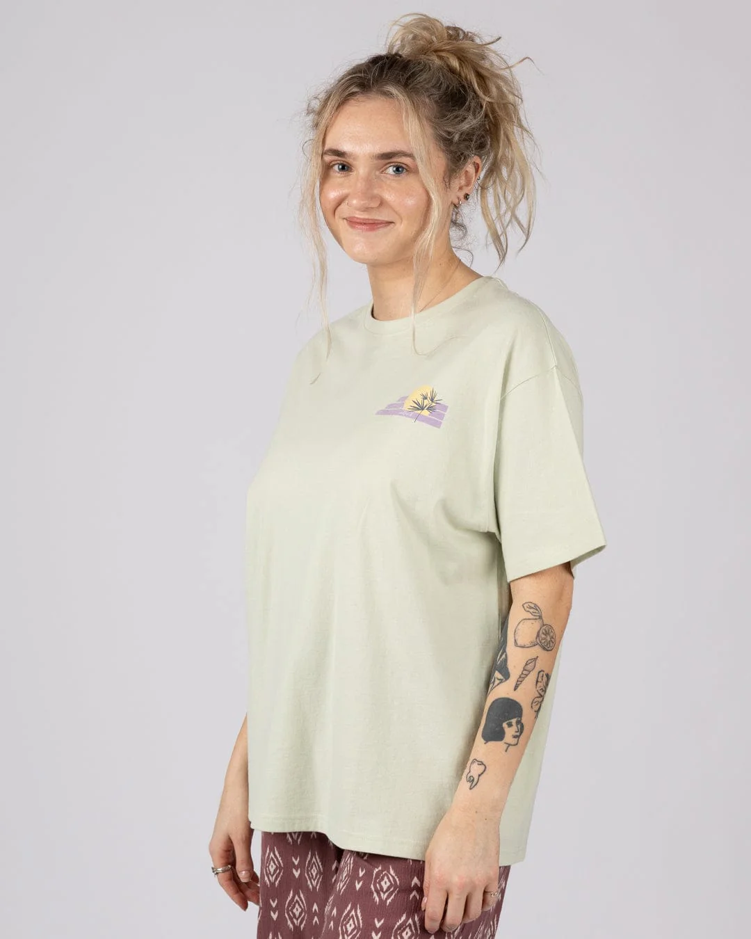 Poster Location Devon Womens Oversized Short Sleeve T-Shirt in Light Green - Image 4